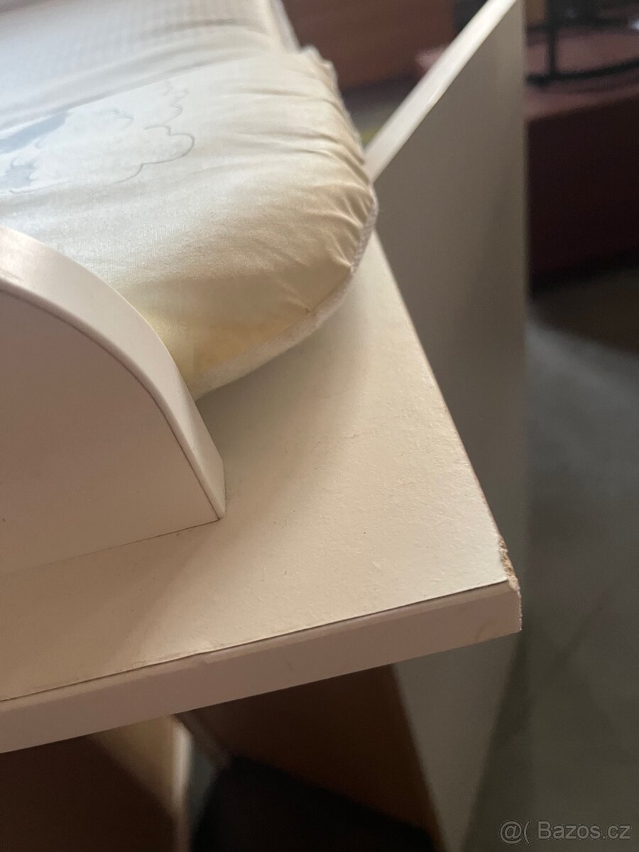 Přebalovací pult - 11