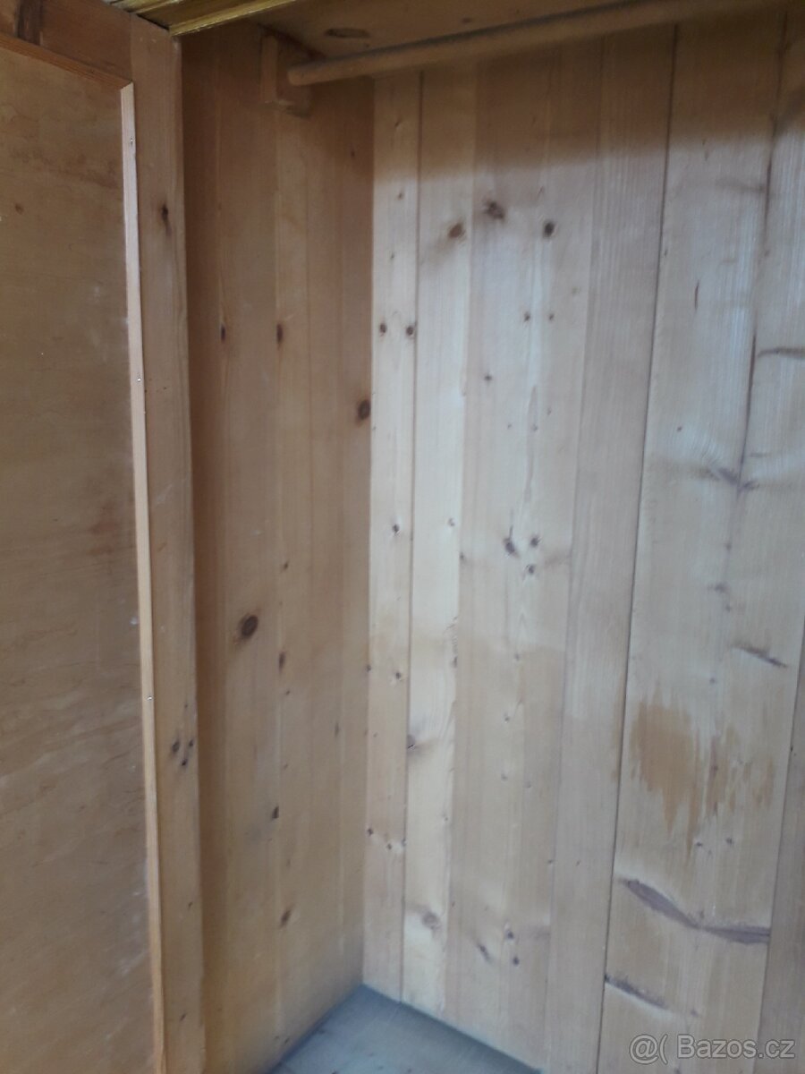 Prodam dve parove celomasivni skrine krasny stav - 11