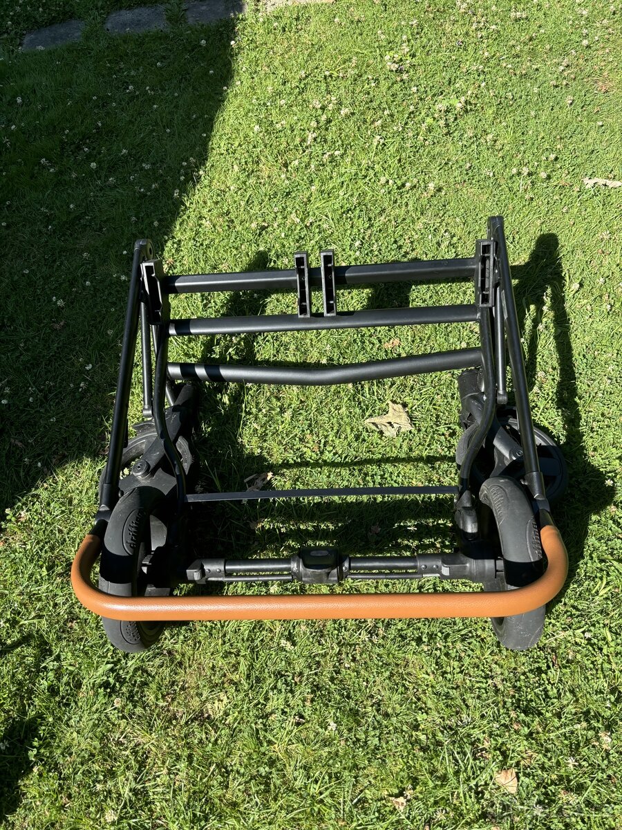 Sourozenecký dvojkočár - 11