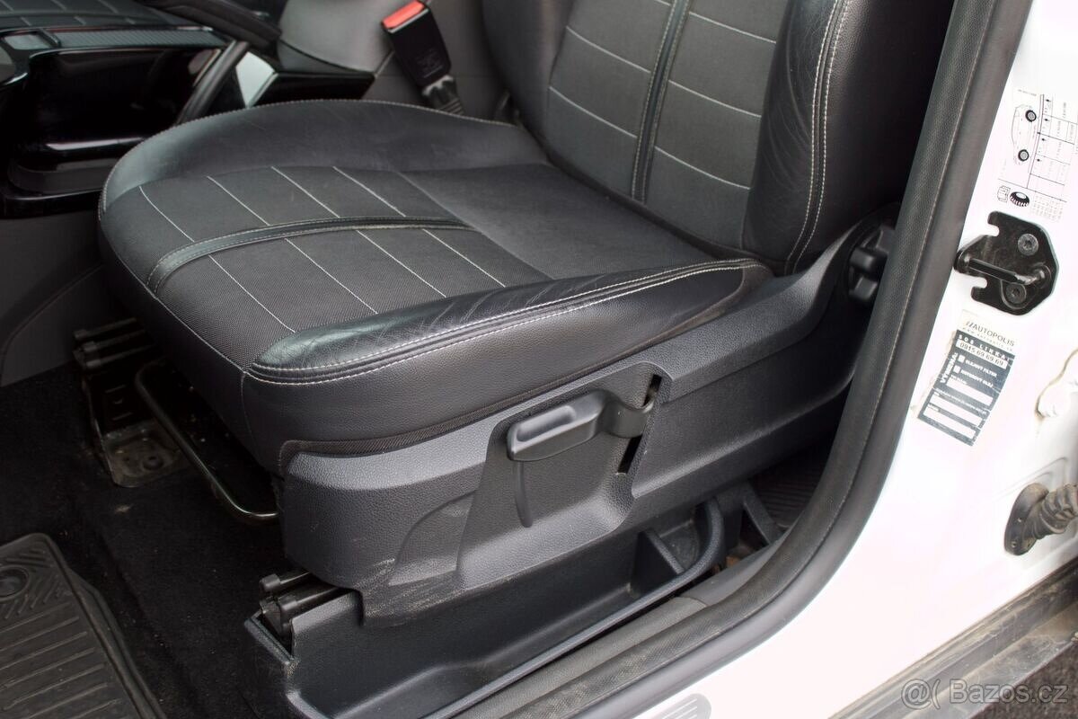Ford Kuga 2.0 TDCi Titanium AWD / 103kW / M6 / 2013 - 11