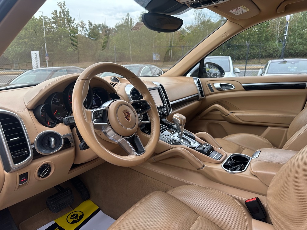 Porsche Cayenne 2016 - 11