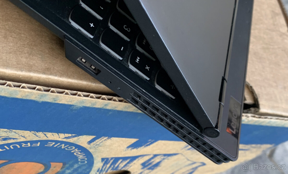 Herní notebook Lenovo Legion Y530 - 11