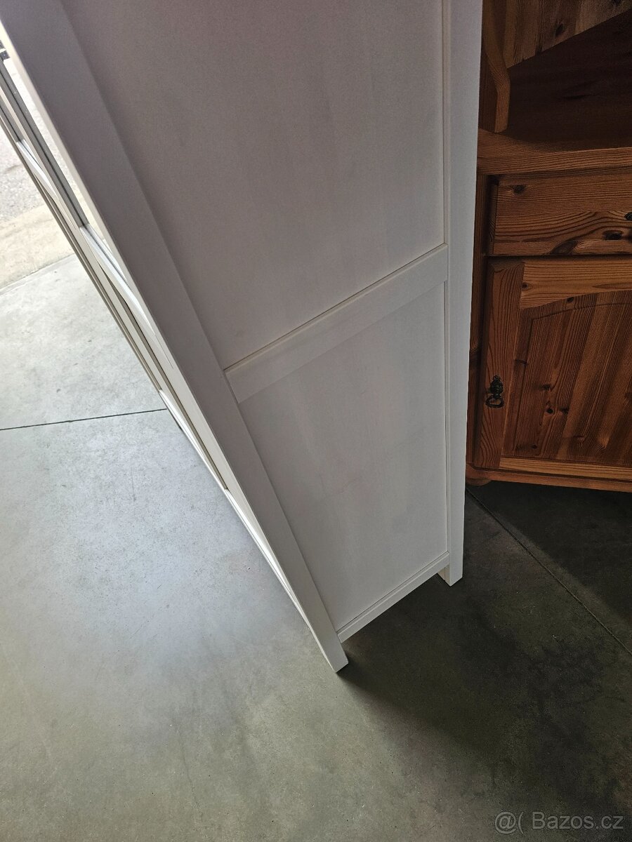 VITRÍNY IKEA HEMNES - 11