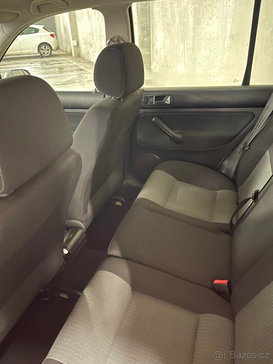 VW Golf IV Variant – 1.6 16V (77 kW) – výbava OCEAN - 11