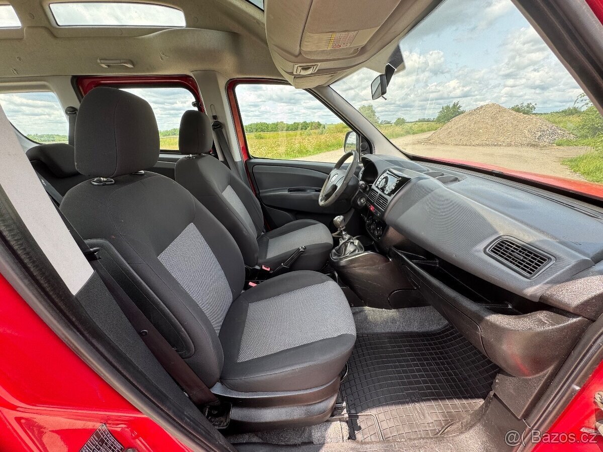 Fiat DOBLO PANORAMA 1.4i 70kw, KLIMATIZACE, NOVÁ STK, 5 MÍST - 11