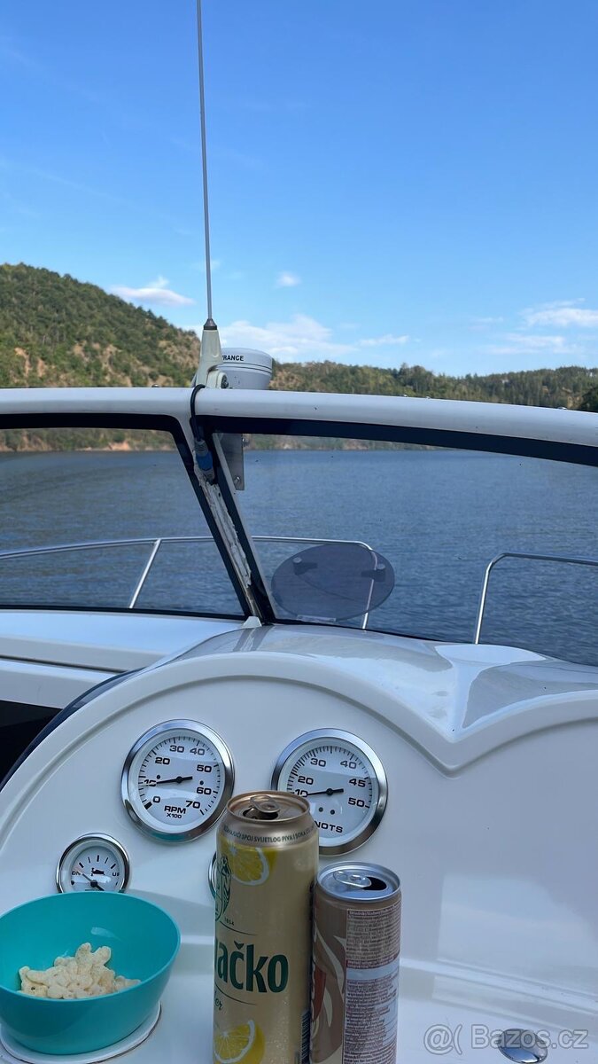 Kajutová loď Quicksilver 540 s Mercury Optimax 90PS - 11