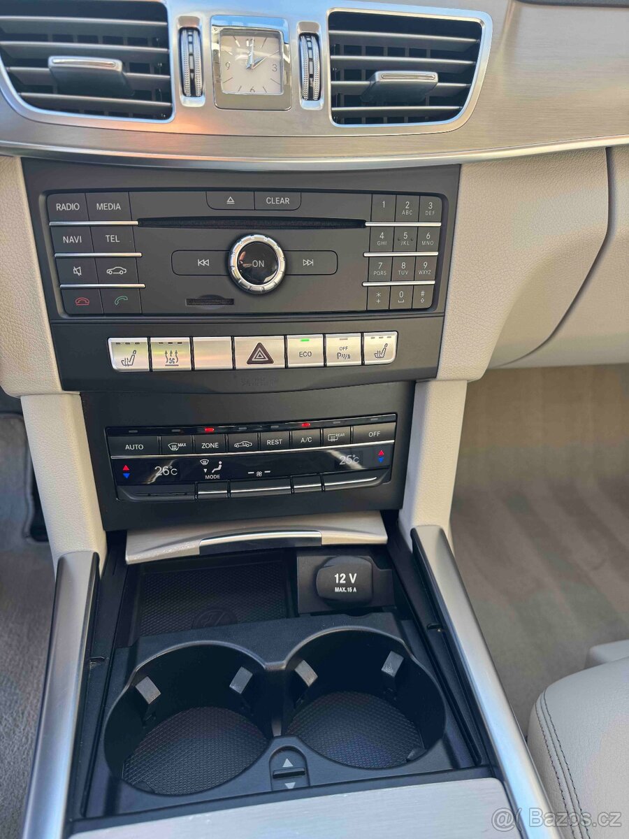 Mercedes - Benz, Třída E Limuzína - 11