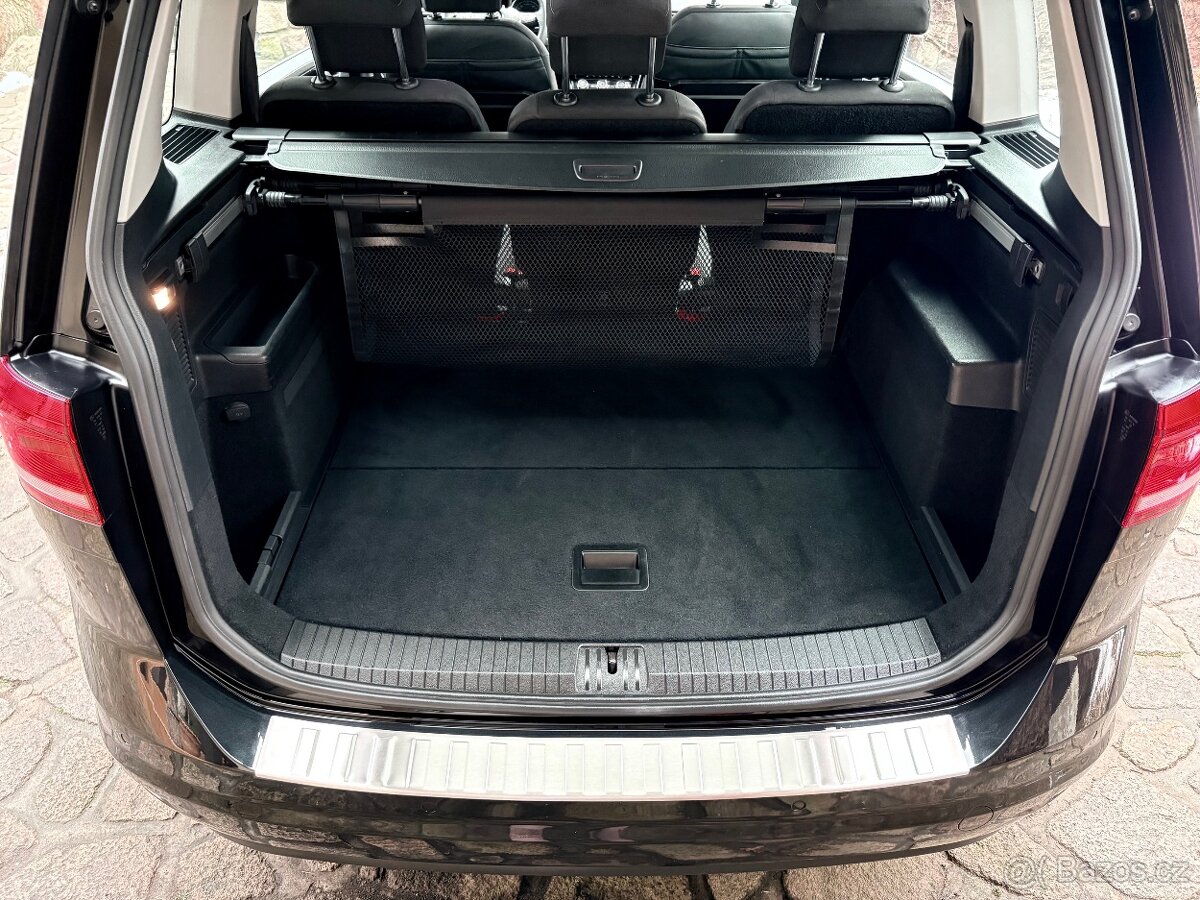 VW TOURAN 2,0TDI 110kW DSG HIGHLINE -FULL LED- - 11