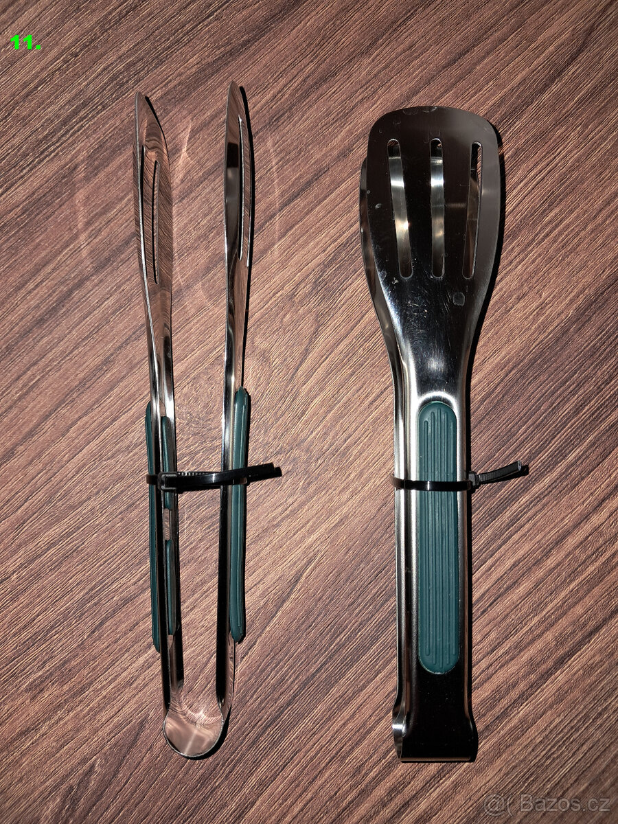 Prkénko, držáky, potrav. sáčky, lis na česnek a nůž na máslo - 11