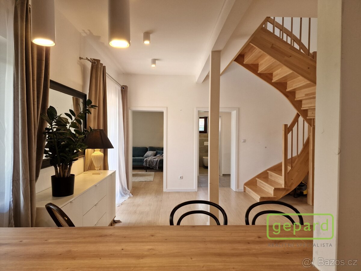 Prodej rodinného domu s prosperujícím ubytováním Airbnb – Ka - 11