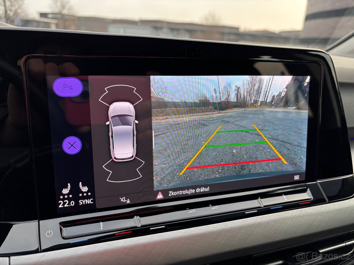 Volkswagen Golf 8 1.0 TSI 81kW Automat - 11