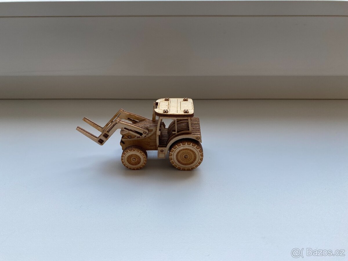 Nový dřevěný model Zetor Proxima - 11