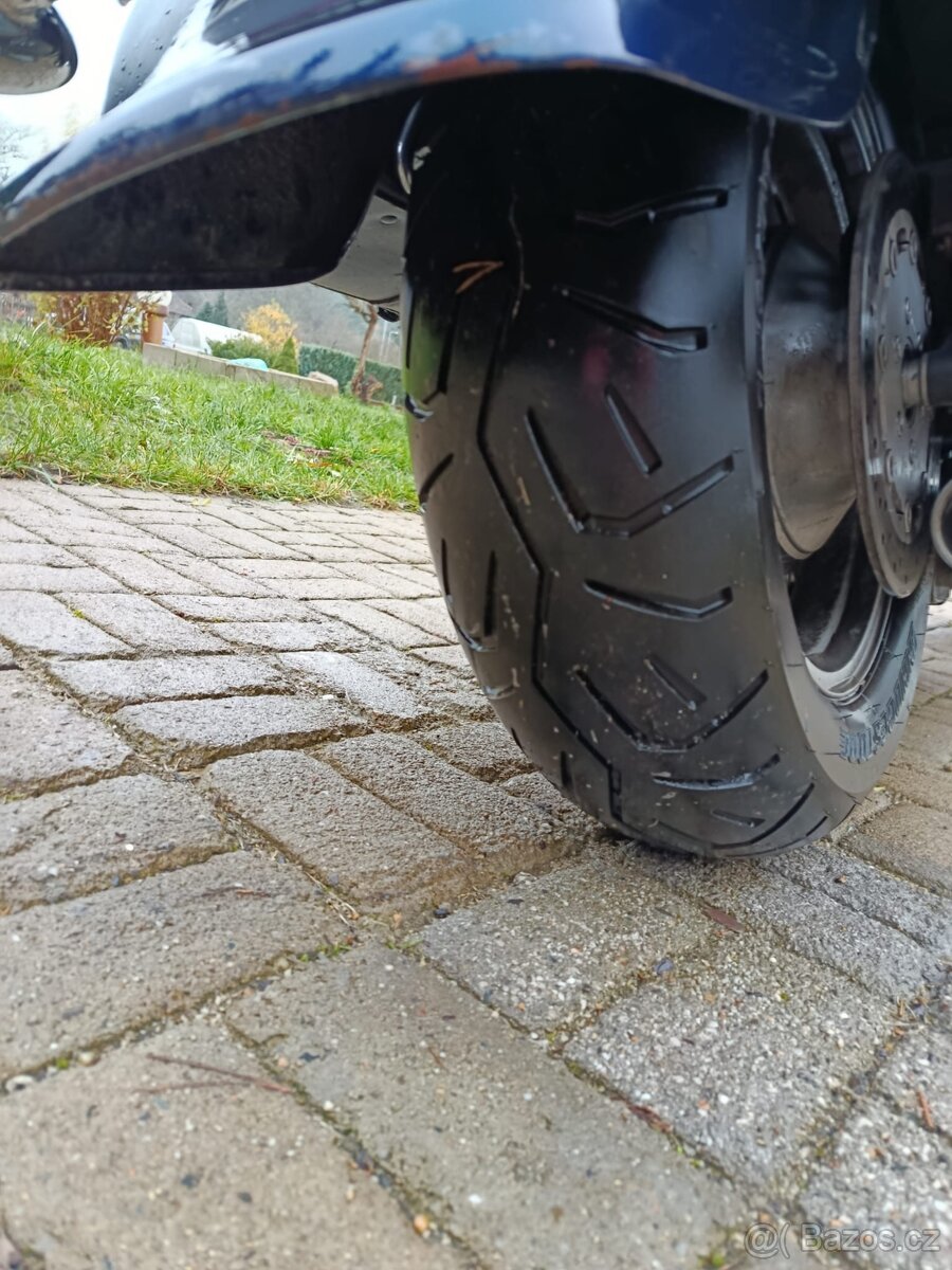 Suzuki VL1500 Intruder - 11