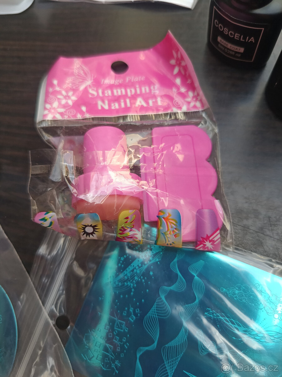 modeláž gelových nehtů-bruska,gely,razítka,laky - 11