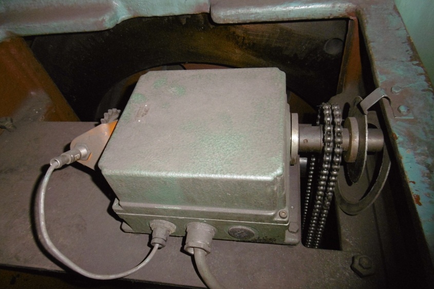 lis excentrický LEU 100 A r. 93 - zachovalý - 11