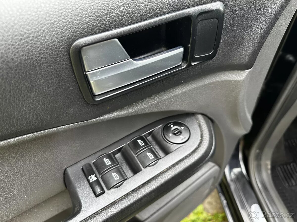 Ford C-MAX 1.6 TDCi 80kW GHIA Kůže Tažné 1. Majitel - 11