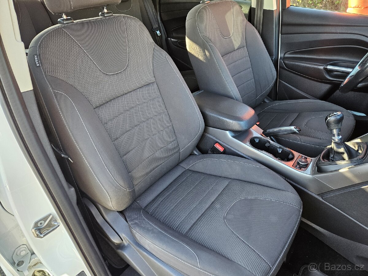 Ford Kuga 2.0TDCi 110KW manuál STK 11/2027 Navi 4WD / AWD / - 11