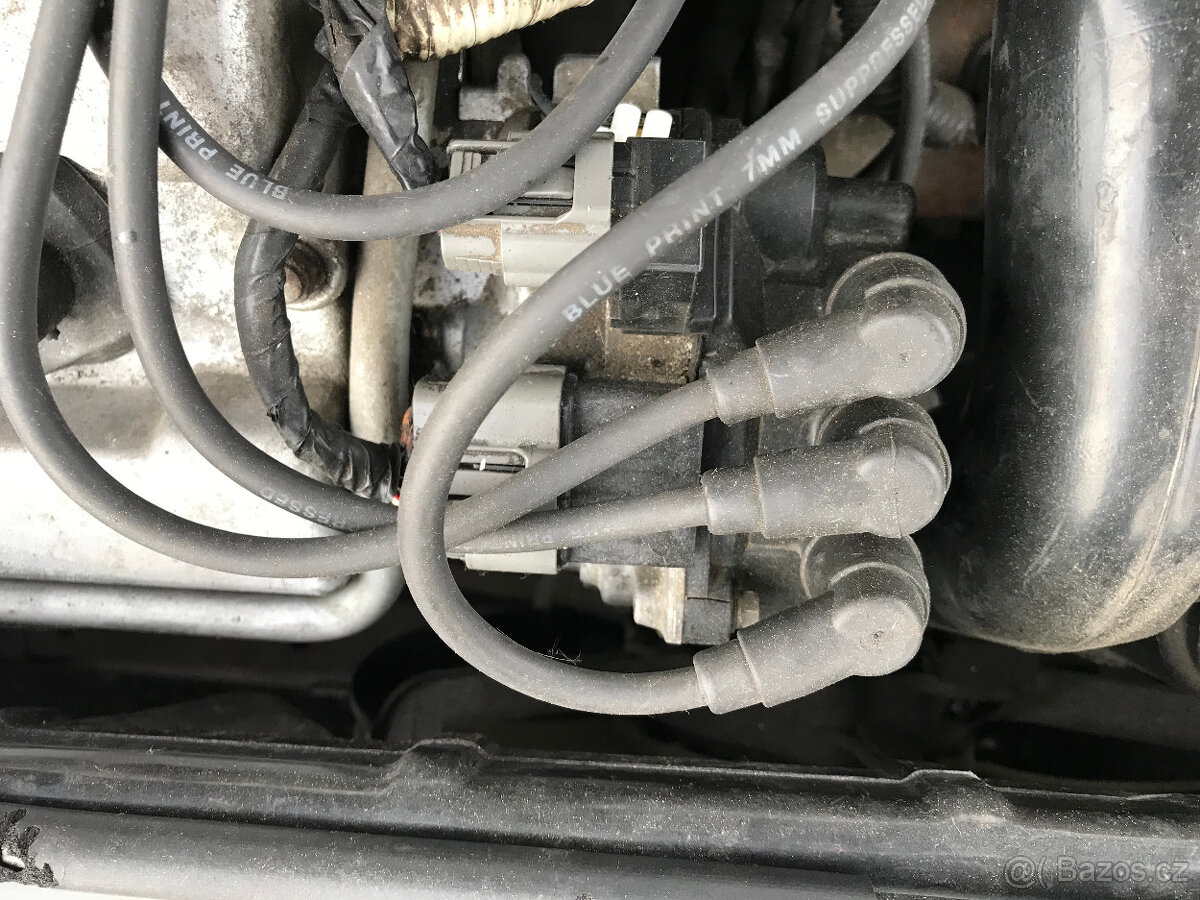 Mazda MX-3 1,8i V6 - dily z vozu - 11