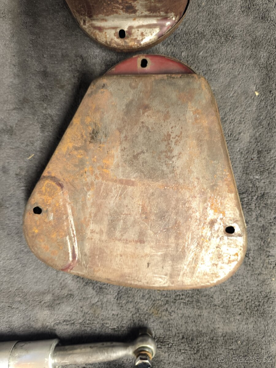 Jawa Perak, kastliky - 11