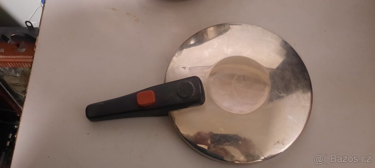 Tlakový hrnec (papiňák) objem 4L a 2,7L - 11