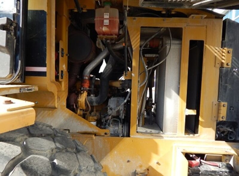 Kolový nakladač CAT 924G - 11