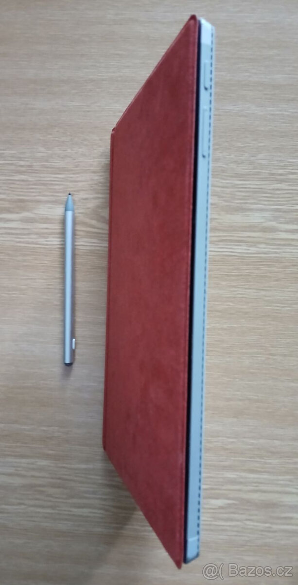 Výkonný tablet Microsoft Surface Pro 4 + klávesnice + pero - 11