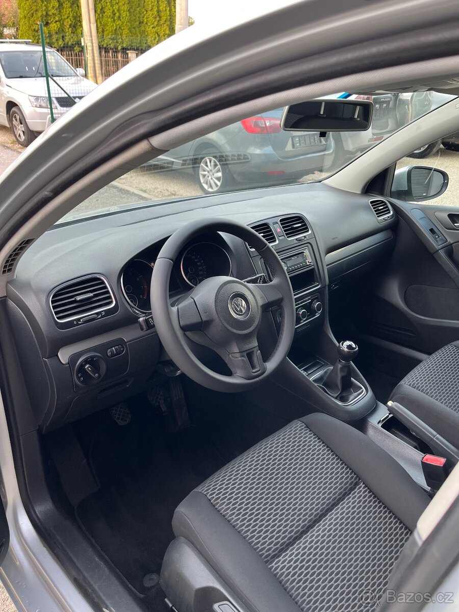 Volkswagen Golf 6 TrendLine 1.6 Benzin + LPG = Top Stav = - 11