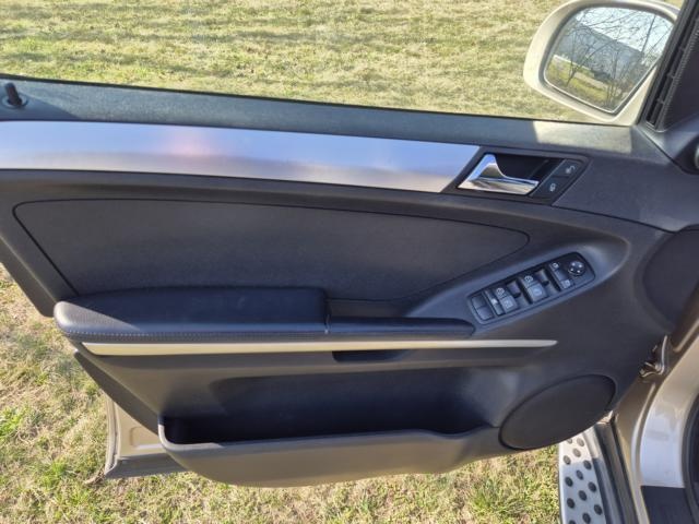 PRODÁM Mercedes-Benz Třídy M 320CDI 165KW - XEN,TAŽNÝ 3t - 11