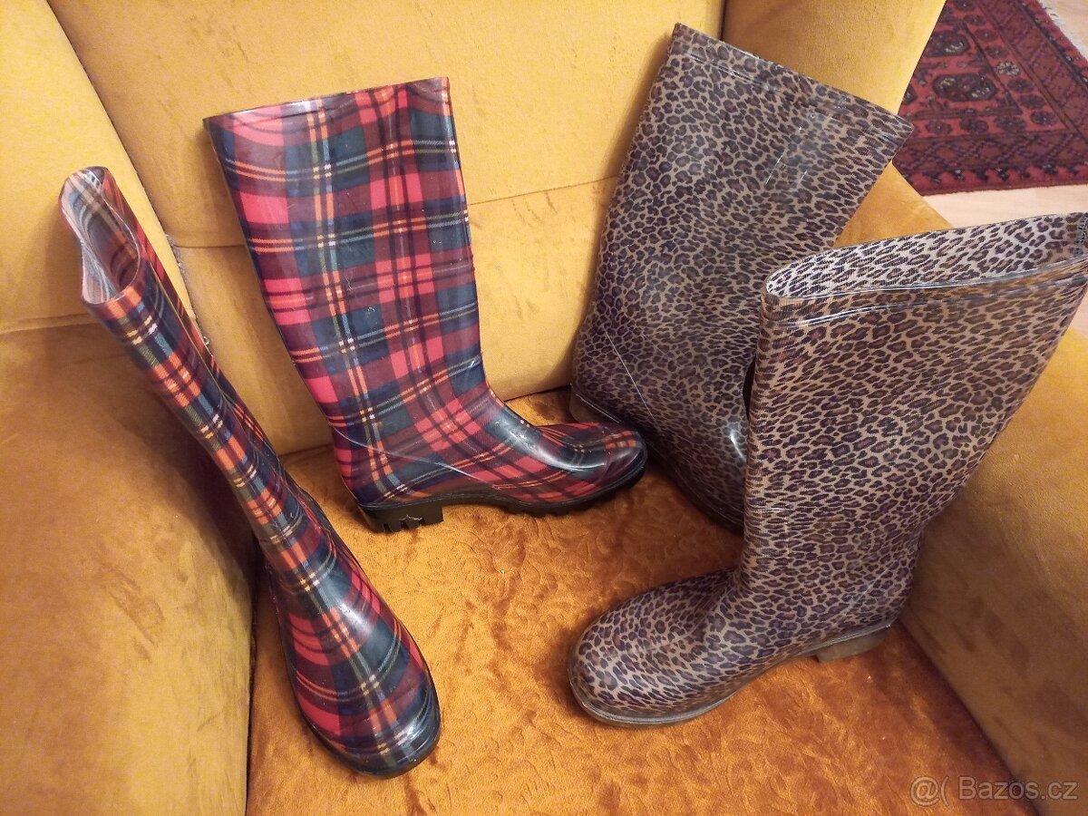 Oblečení, obuv, kabelky, brýle,zástěry atd - 11