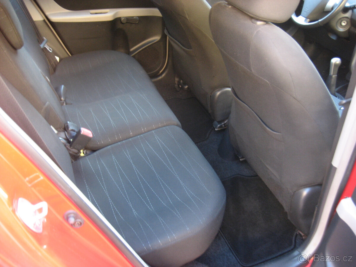 TOYOTA YARIS 1.0 - 11