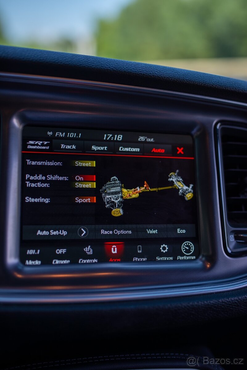 Dodge Challenger - 11