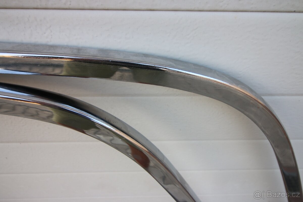 Tatra 603/1 - rámy oken předních dveří - 11