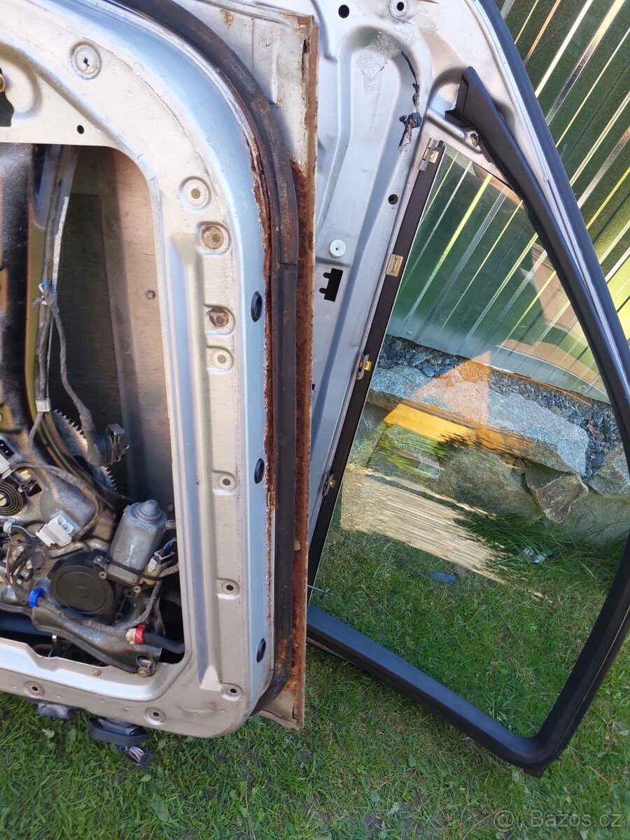 BMW e32 plechařina - 11