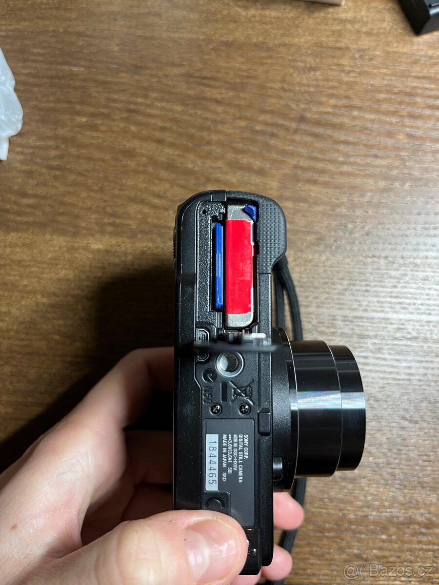 Sony cybershot DSC-HX9V - 11