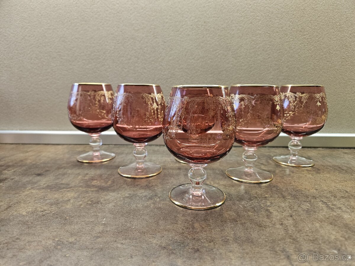 Skleněná souprava v růžové barvě - 11