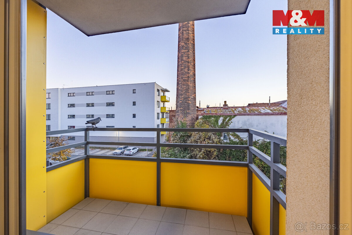 Pronájem bytu 3+kk, 74 m², Pardubice, ul. Bratr. Veverkových - 11