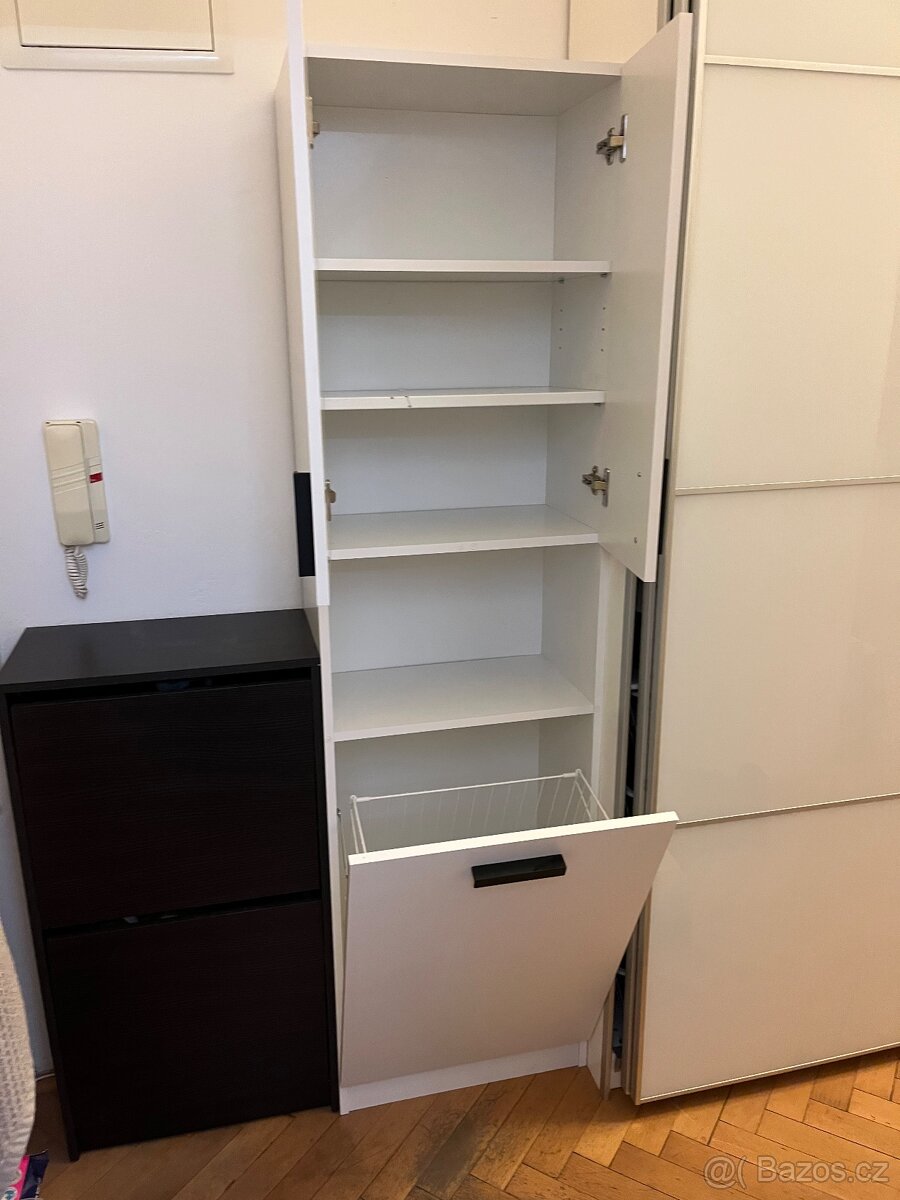 Koupelnová skříňka - 11