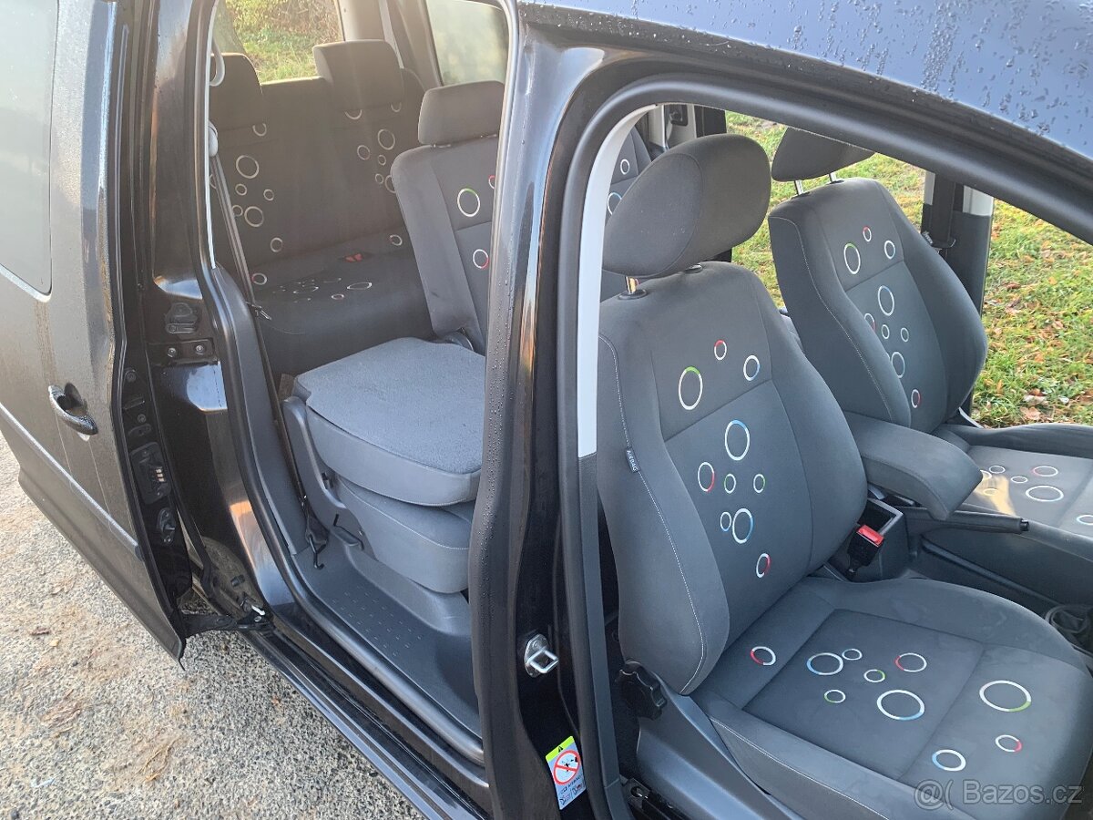 VW Caddy Maxi 2.0tdi 103kw 7 míst - 11