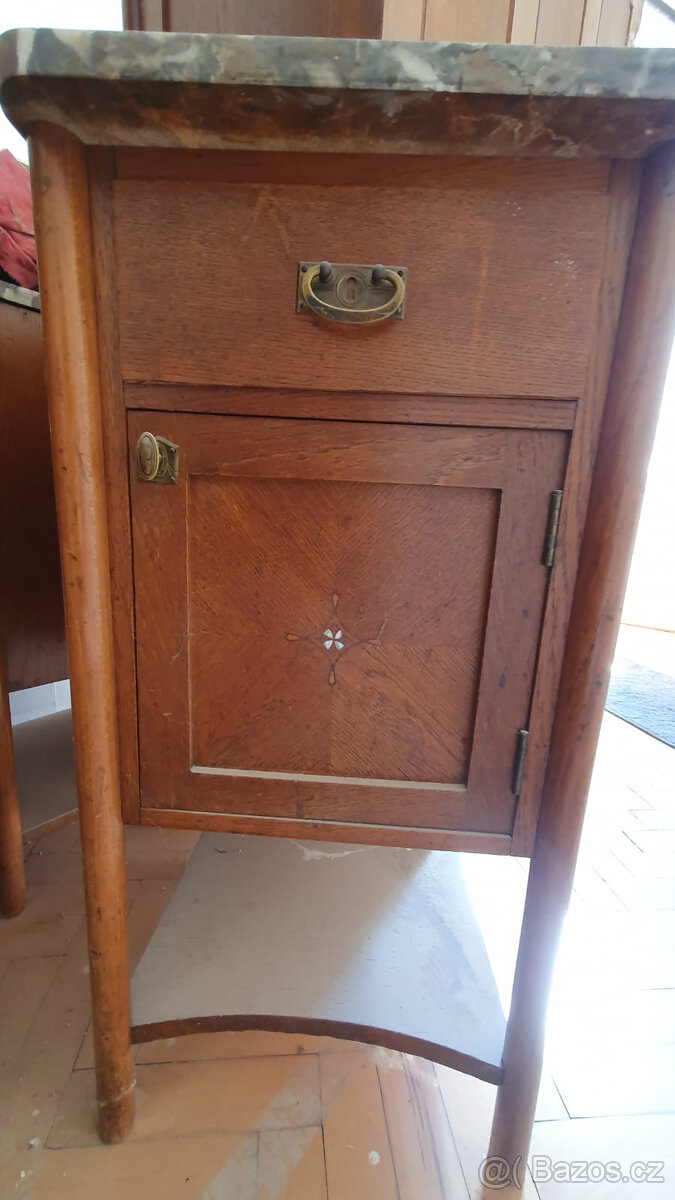 Retro nábytek - 2x skříň + 2x noční stolek - 2000,--/ks - 11