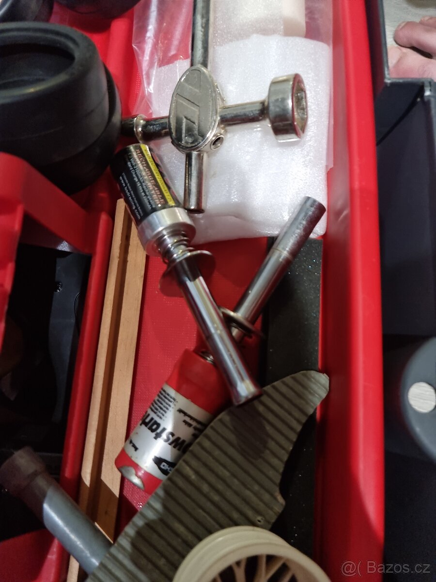 RC auto na benzín - 11