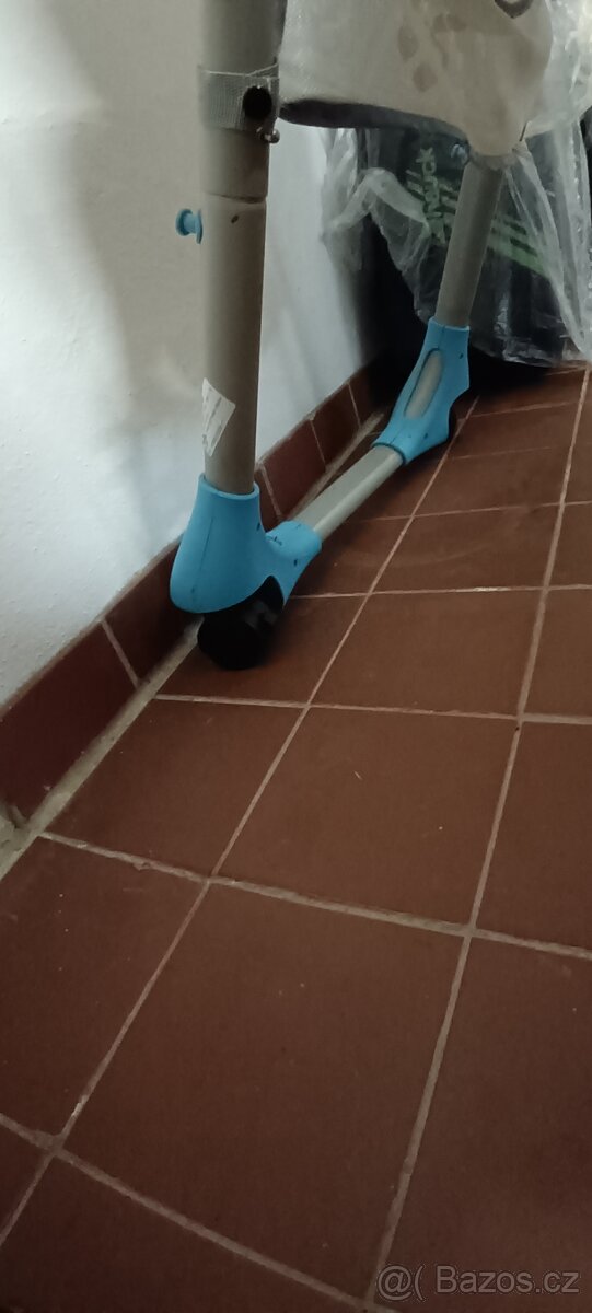 Jídelní polohovatelná židlička - 11