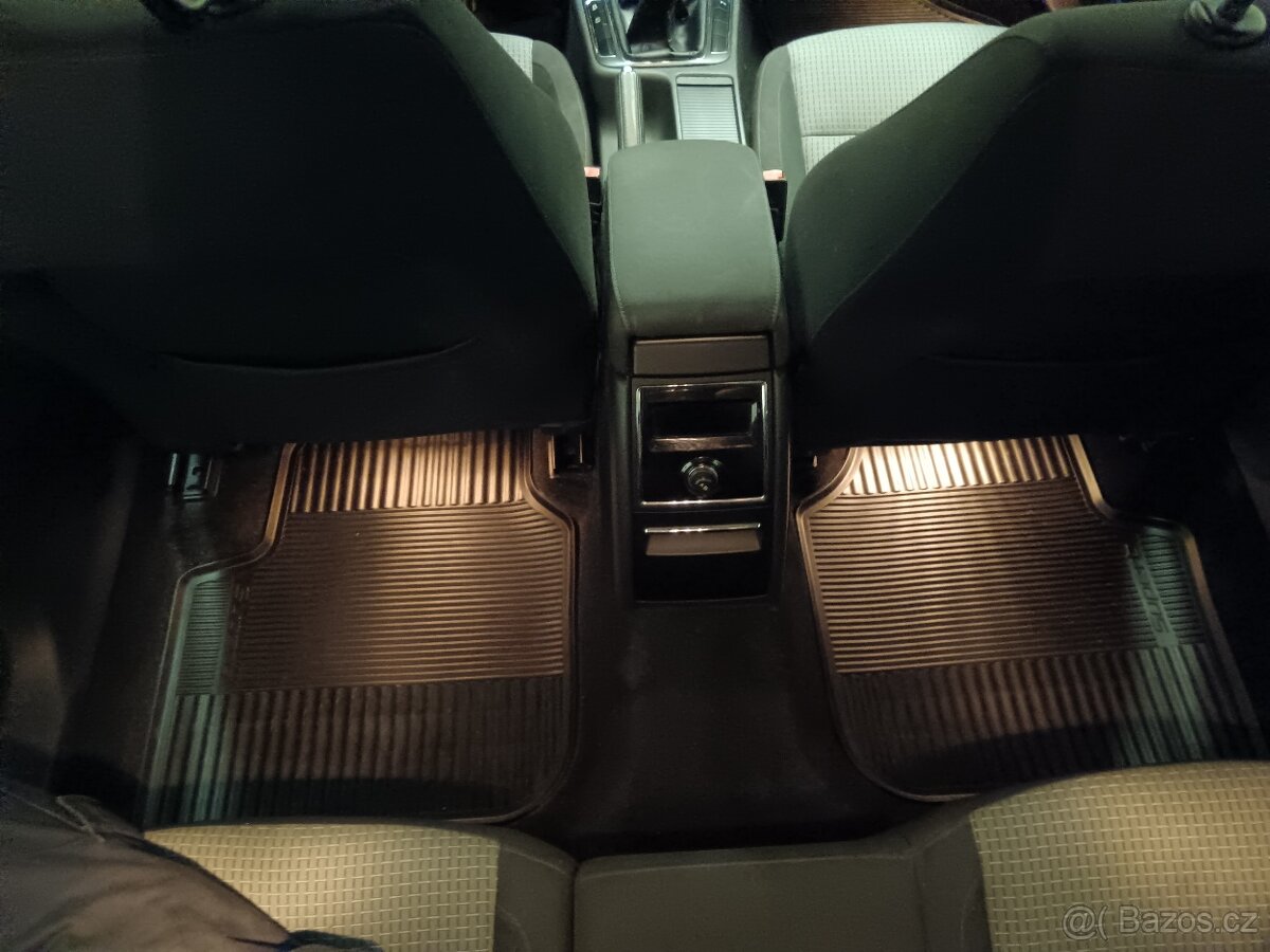 Prodám Škoda Superb II Kombi - 11