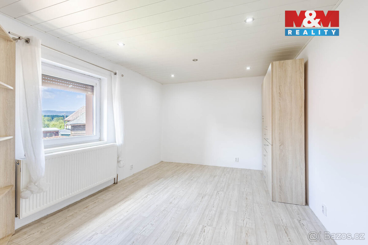 Prodej rodinného domu v Holanech - 11