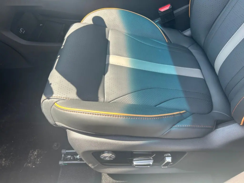 Dongfeng U-Tour, EXCLUSIVE FR 3 - 11