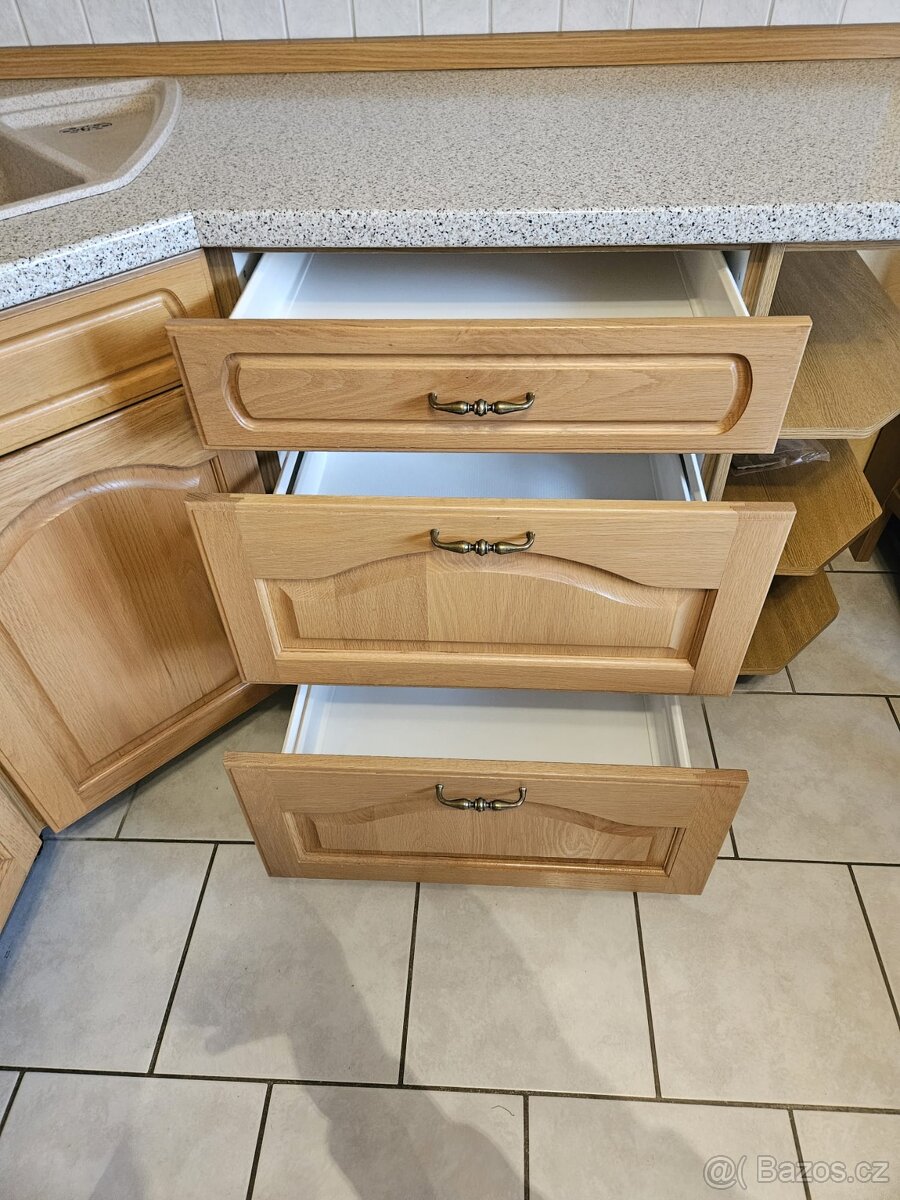 Kuchyňská linka se spotřebiči z Německa - 11