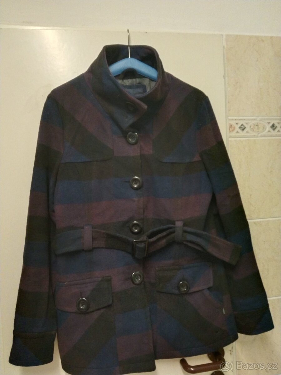 BlackOut zimní kabátek velikost S/M.Kabátek s 20% vlny. - 11