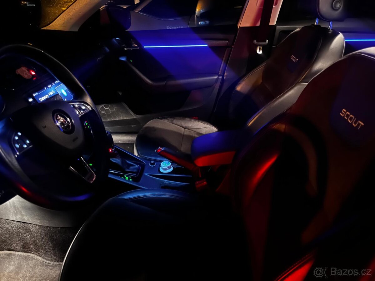 Škoda Octavia Scout 1.8tsi 4x4 - 11