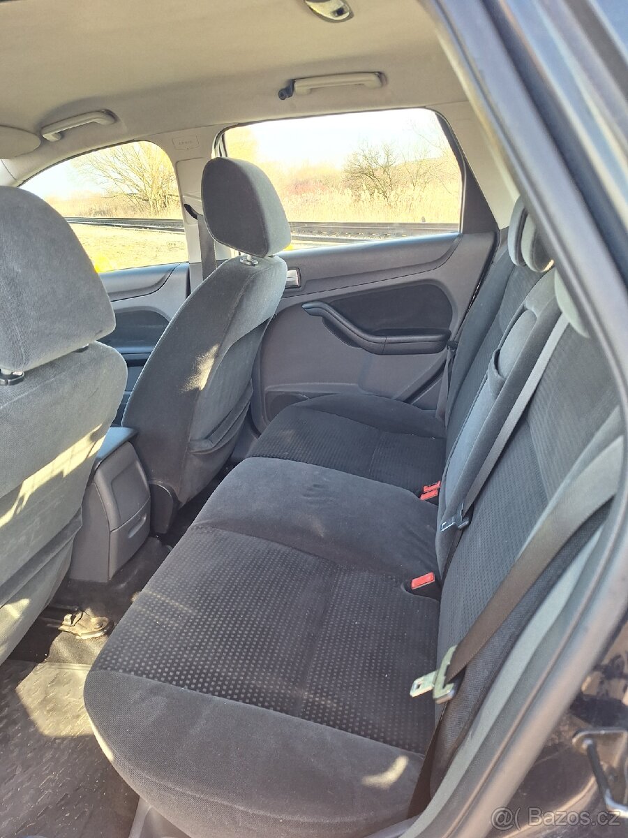 Ford Focus mk2 Ghia 1.6 benzín 74kw - 11