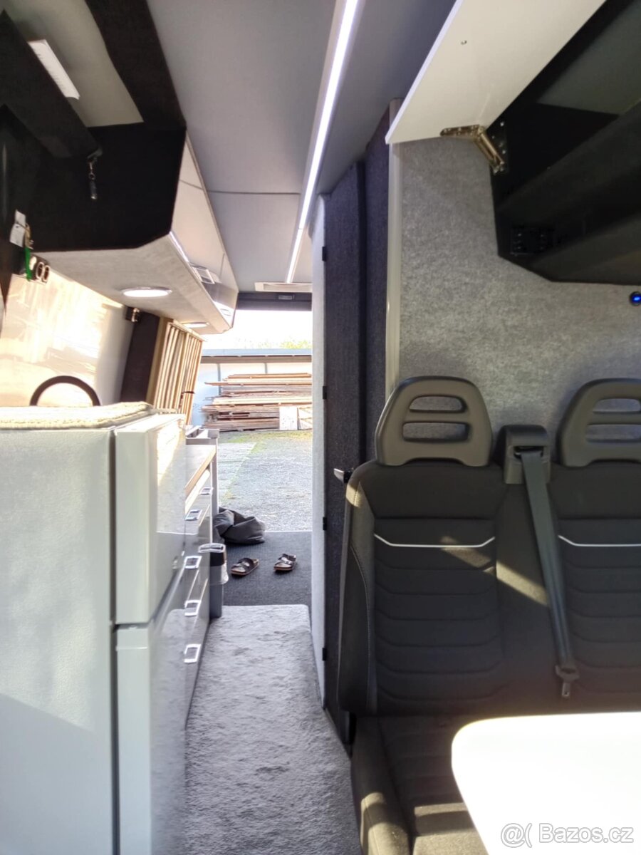 Obytný automobil IVECO Daily - 11