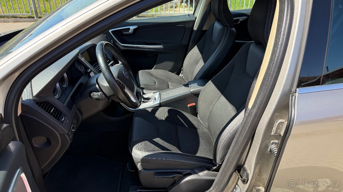 Volvo XC60 //2.4 D4//120kW//AWD//107TKM//SERVIS//1.MAJ// - 11